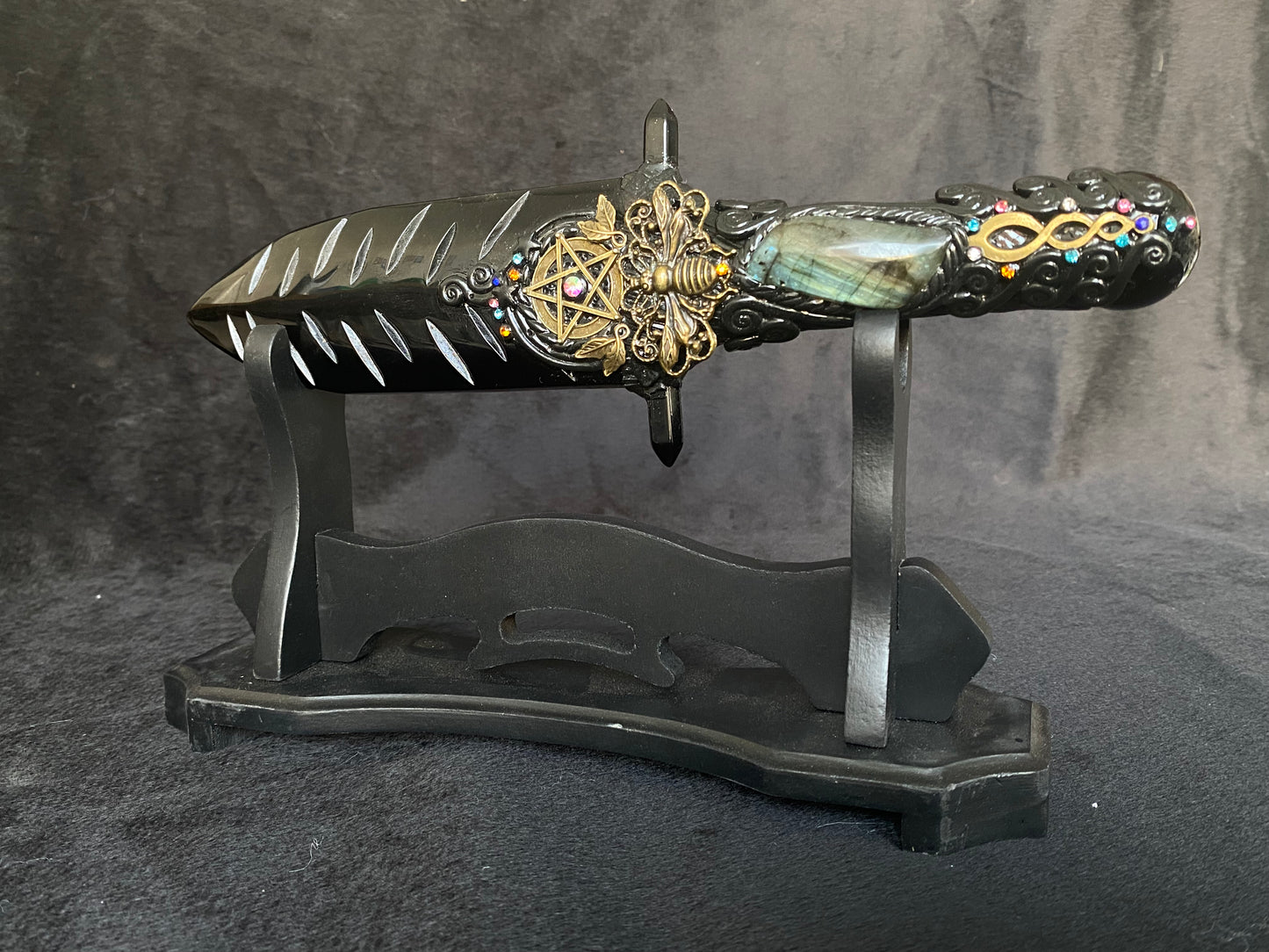 An black obsidian knife